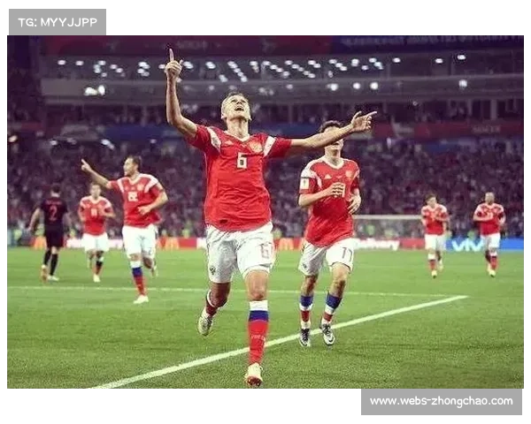 世界杯冠军教练场边激情指挥，战术板成经典瞬间